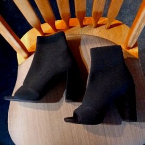 Kenneth Cole velvet high heel boots 7m